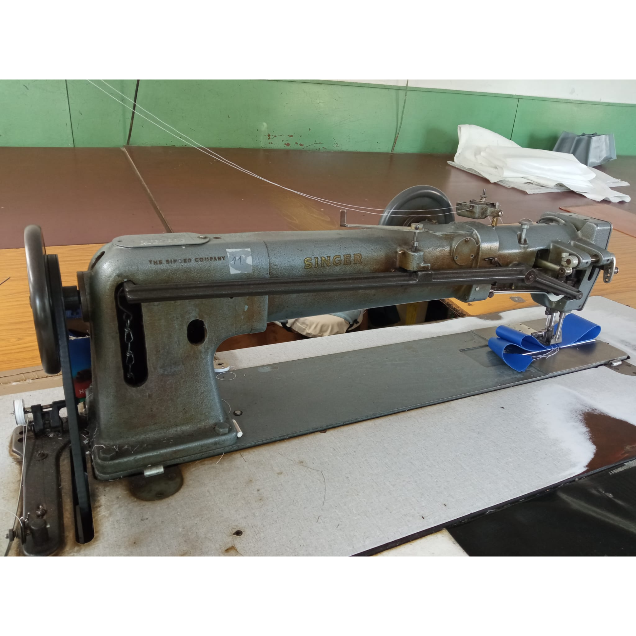 Dürkopp Adler 767 industrial sewing machine